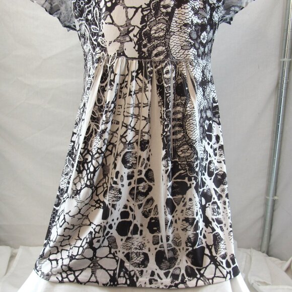 Unity World Wear Women's Black & White Blouse w/Floral Cut Out On Back Size XL - Picture 5 of 10